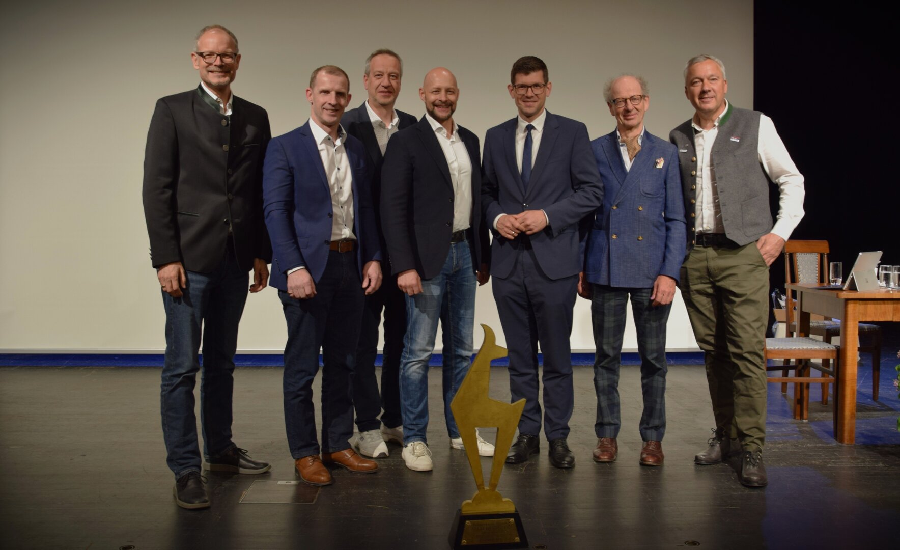 v.l.: GF Kärnten Werbung Klaus Ehrenbrandtner, Roland Sint, Markus Brandstätter (beide GF NLW), Hannes Royer, LHStv. LR Martin Gruber, Michil Costa, Fritz Strobl